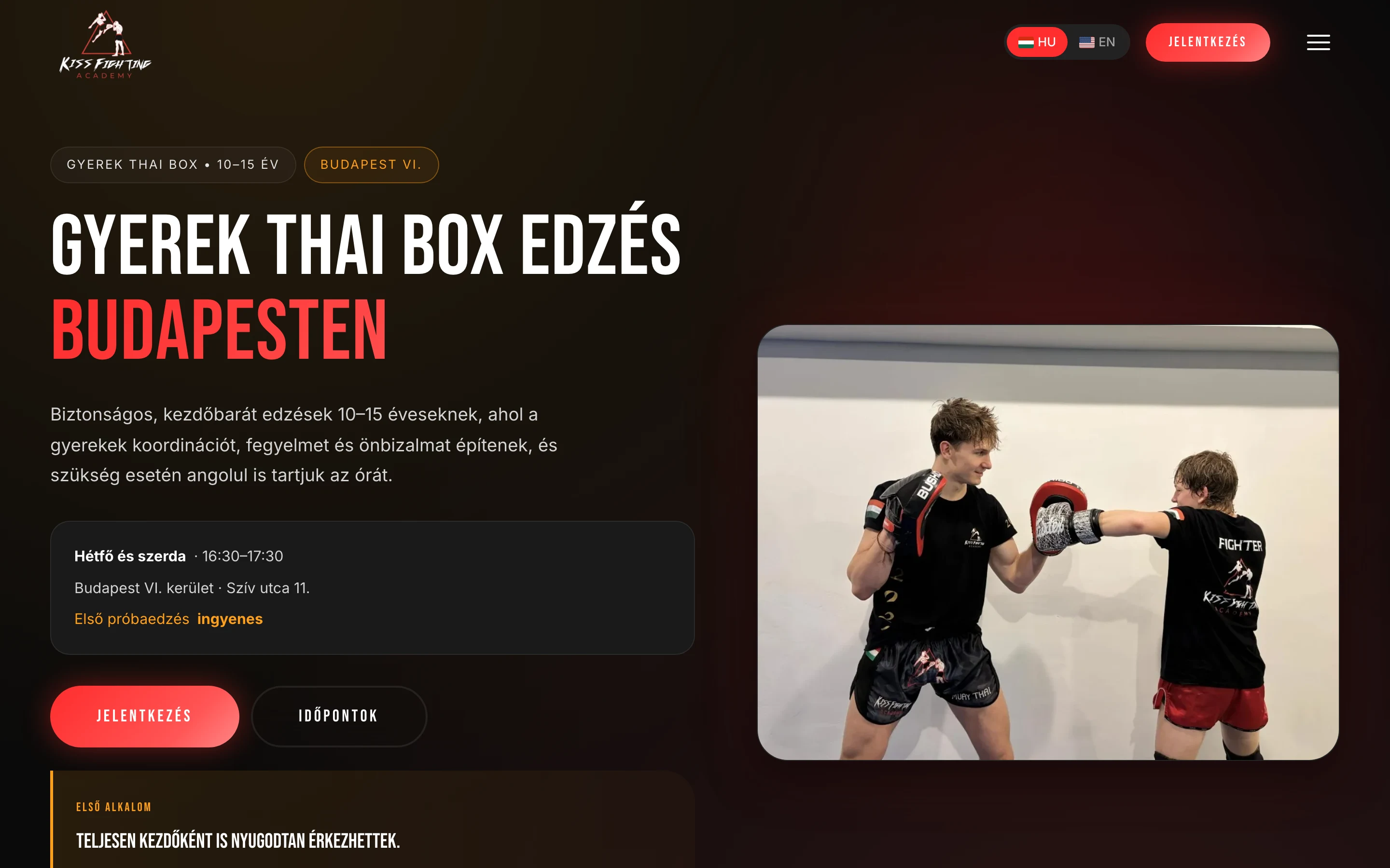 A Kiss Fighting Academy thai box weboldalának kezdőképernyője.